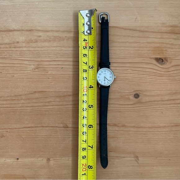 Classic Vintage Timex Watch - Picture 6 of 7